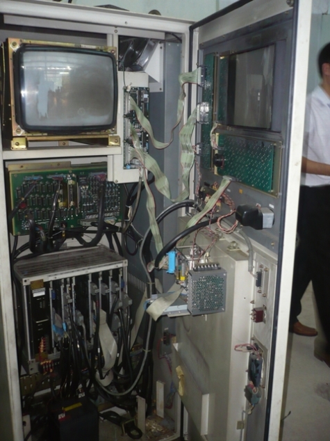 Máy cắt dây điều khiển bằng vi tính