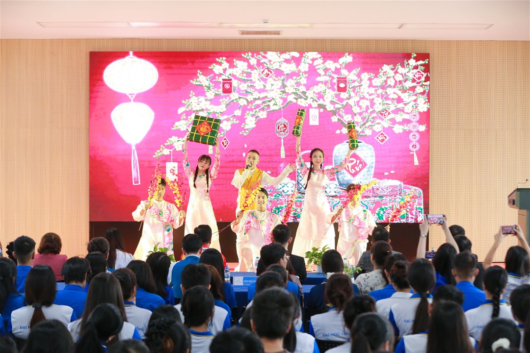 7 năm một hành trình mang Tết về gần hơn với sinh viên LHU