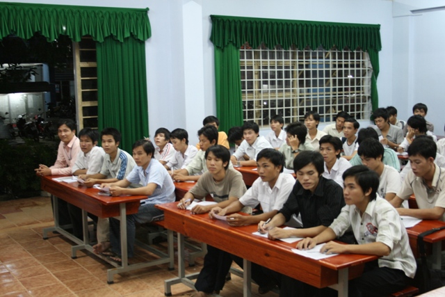 English Club - Khoa Cơ Điện - ĐH Lạc Hồng