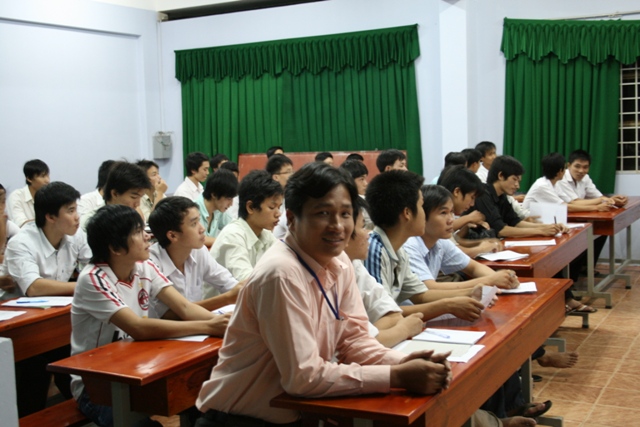 English Club - Khoa Cơ Điện - ĐH Lạc Hồng